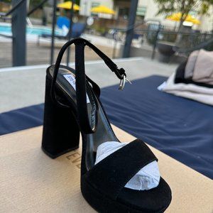 NEVER WORN Steve Madden Platform Heels in 6.5 - FREE SHIPPING